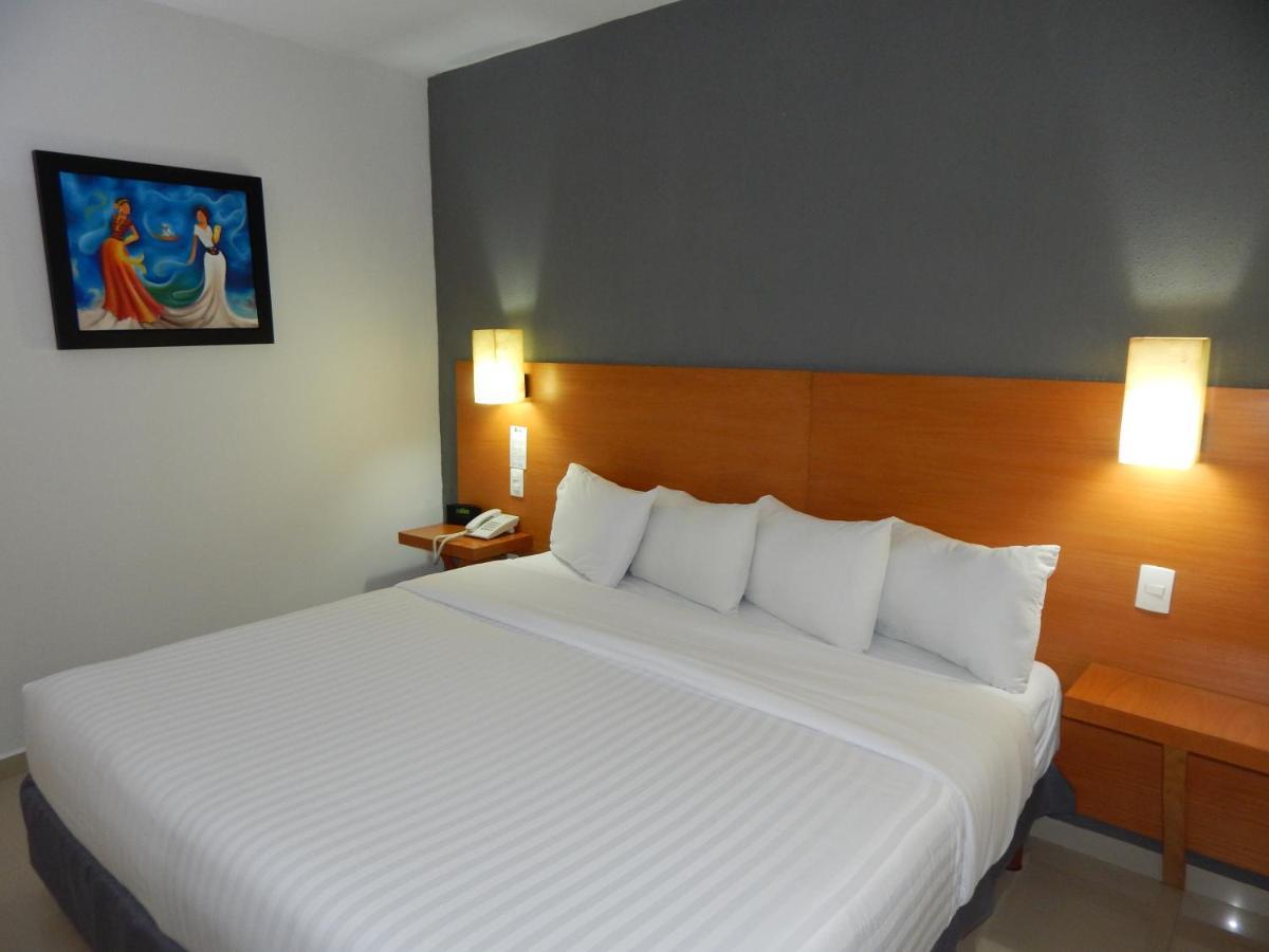 Hotel Gran Minatitlan Plaza Kültér fotó