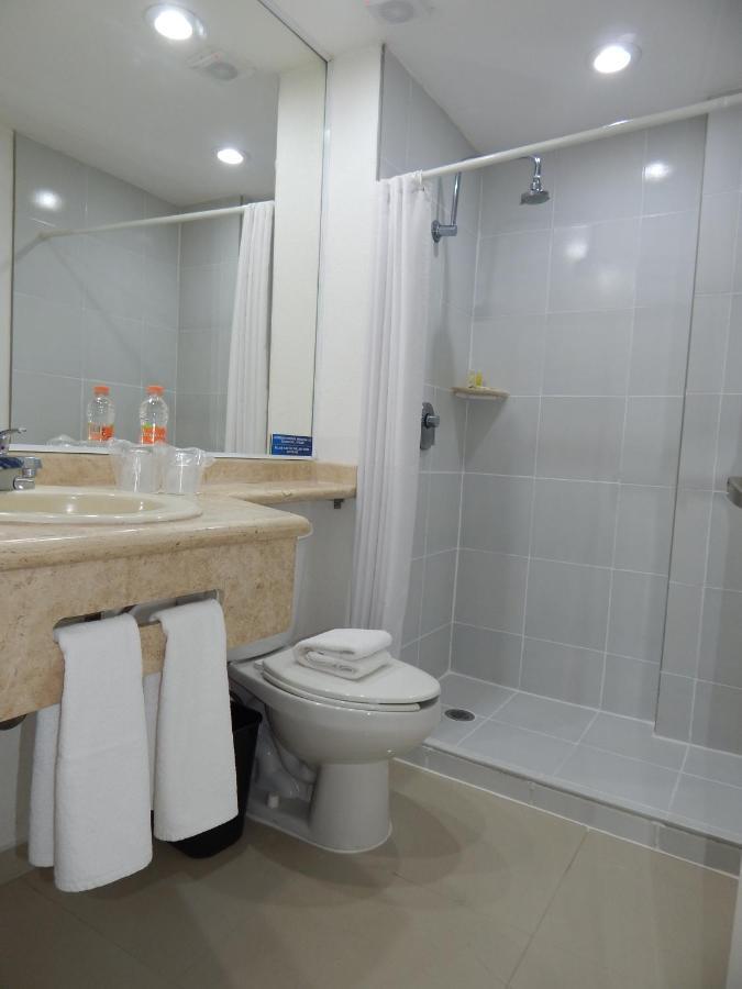 Hotel Gran Minatitlan Plaza Kültér fotó