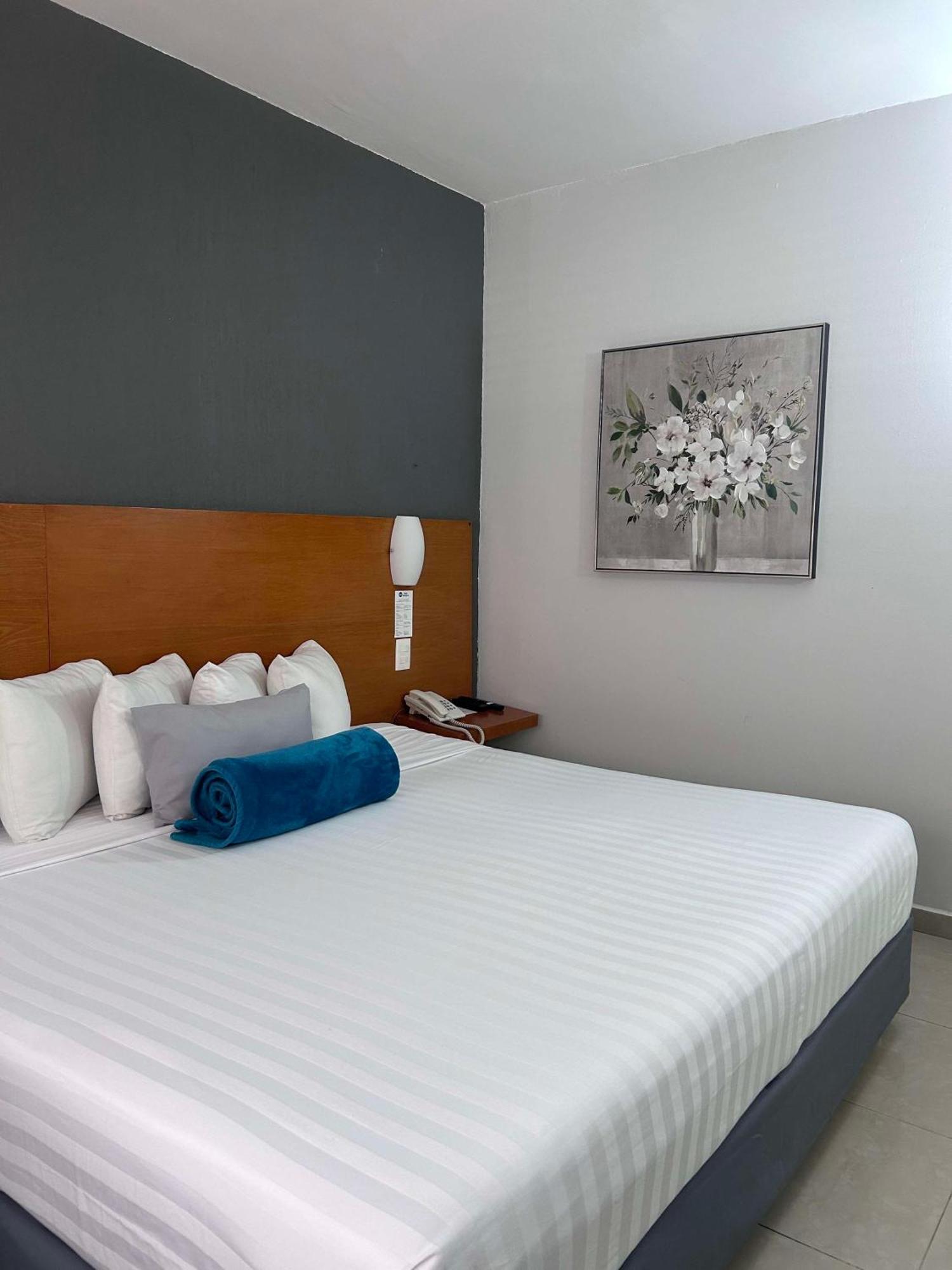 Hotel Gran Minatitlan Plaza Kültér fotó